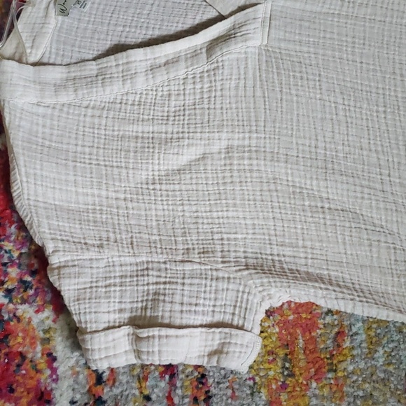 Wonderbody lightweight cotton v-neck short sleeve blouse - Picture 9 of 12